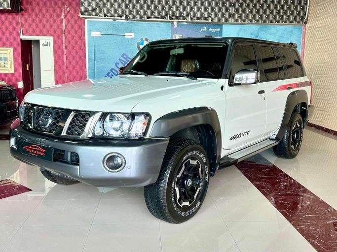 Used Nissan Patrol V (Y61) Facelift, 4.8 l, 2021 in Abu Dhabi by Speed Car Motors, White color.  | AUTO.AE