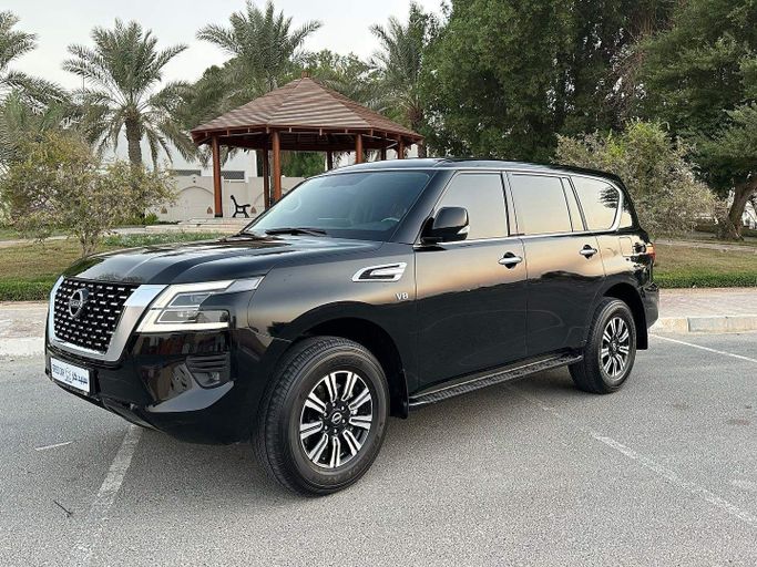 Подержанный Nissan Patrol VI (Y62) Рестайлинг 2, 5.6 л, 2023 в Абу-Даби от Speed Car Motors Черный цвет.  | AUTO.AE