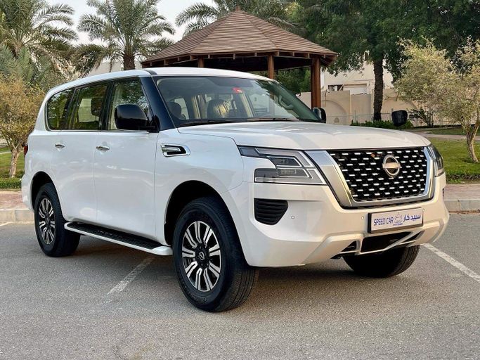 Подержанный Nissan Patrol VI (Y62) Рестайлинг 2, 5.6 л, 2022 в Абу-Даби от Speed Car Motors Белый цвет. GCC | AUTO.AE