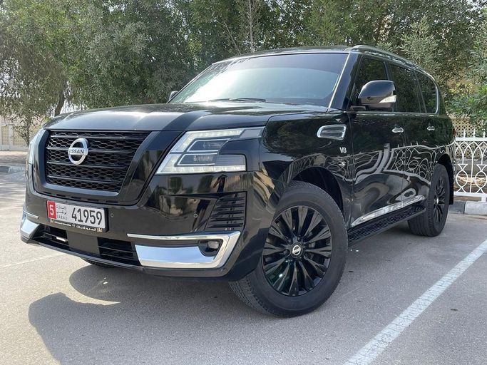 Used Nissan Patrol VI (Y62) Facelift, 5.6 l, 2017 in Abu Dhabi by Speed Car Motors, Black color. GCC Specs | AUTO.AE
