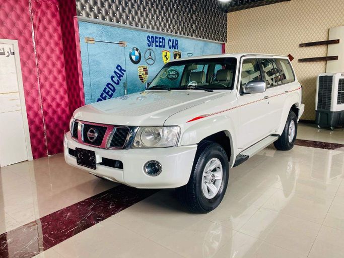 Подержанный Nissan Patrol V (Y61) Рестайлинг, 4.8 л, 2008 в Абу-Даби от Speed Car Motors Белый цвет. GCC | AUTO.AE