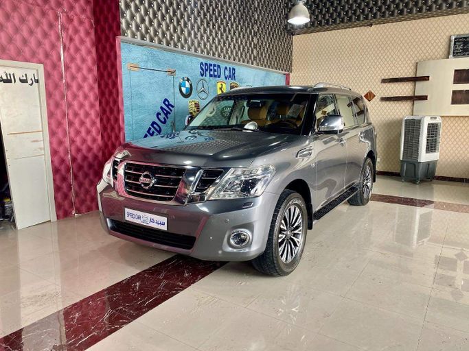 Подержанный Nissan Patrol VI (Y62) Рестайлинг, 5.6 л, 2016 в Абу-Даби от Speed Car Motors Серый цвет. GCC | AUTO.AE