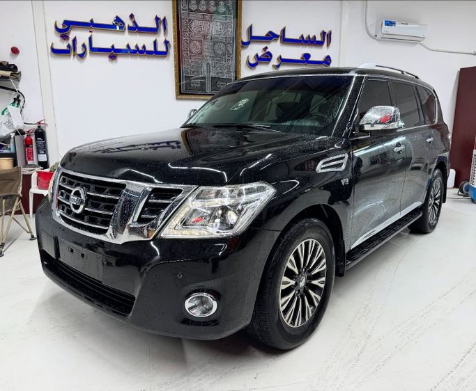 Подержанный Nissan Patrol VI (Y62) Рестайлинг, 5.6 л, 2017 в Абу-Даби от Golden coast automobile showroom Черный цвет. GCC | AUTO.AE