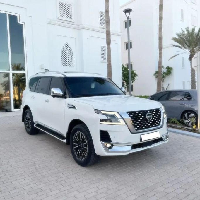 Used Nissan Patrol VI (Y62) Facelift 2, 4.0 l, 2024 in Abu Dhabi, White color. GCC Specs | AUTO.AE | Listing #259638
