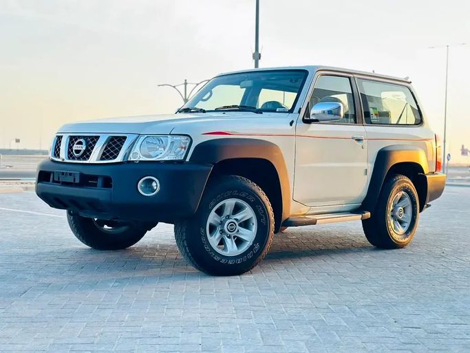 جديدة Nissan Patrol عملية فيس ليفت V (Y61), 4.8 l, 2023 في في الإمارات, أبوظبي من Al Lulu Cars، اللون أبيض. مواصفات الخليج | AUTO.AE | إعلان #274291