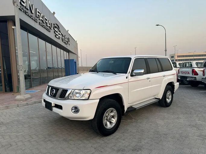 مستعملة Nissan Patrol عملية فيس ليفت V (Y61), 4.8 l, 2021 في في الإمارات, أبوظبي من Bin Faraj Automobile Showroom، اللون أبيض. مواصفات الخليج | AUTO.AE | إعلان #275550