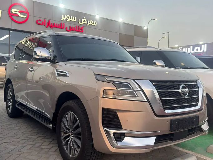 Used Nissan Patrol VI (Y62) Facelift 2, 4.0 l, 2021 in UAE, Abu Dhabi by Super Class Cars Showroom, Golden color. GCC Specs | AUTO.AE | Listing #275628