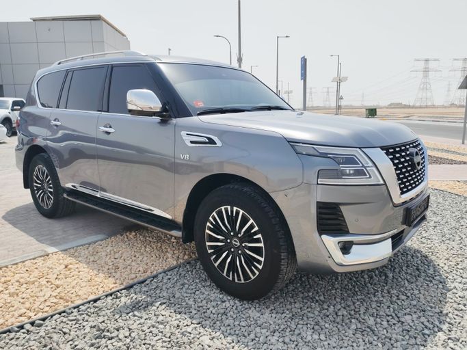 مستعملة Nissan Patrol عملية فيس ليفت VI (Y62) 2, 5.6 l, 2022 في في الإمارات, أبوظبي من The Shark Automobile Showroom، اللون رمادي.  | AUTO.AE | إعلان #280824