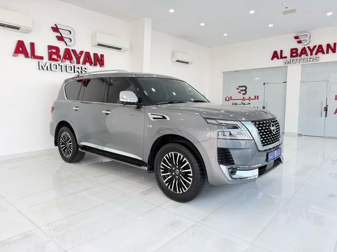 مستعملة ⁦Nissan Patrol عملية فيس ليفت VI (Y62) 2، 5.6 l، 2023⁩ في في الإمارات, أبوظبي من Al Bayan Motors، اللون رمادي. مواصفات الخليج | AUTO.AE | إعلان #288681