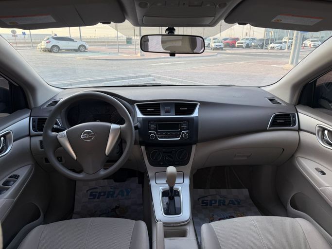 Подержанный Nissan Sentra VIII (B18), 2.0 л, 2019 в Абу-Даби Белый цвет. GCC | AUTO.AE