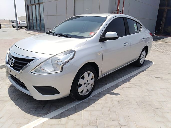 Подержанный Nissan Sunny N17 Рестайлинг, 1.5 л, 2022 в ОАЭ, Абу-Даби от The Shark Automobile Showroom Серебристый цвет. GCC | AUTO.AE | Объявление #278816