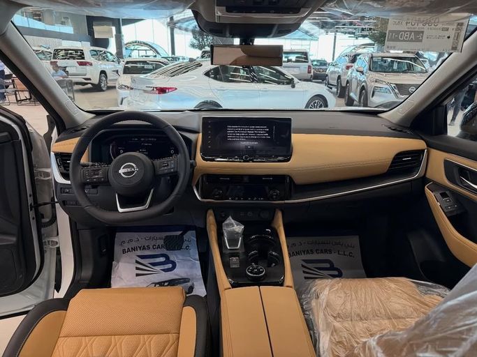 New Nissan X-Trail IV, 2.5 l, 2025 in Abu Dhabi by Baniyas Cars Abu Dhabi, White color. Other | AUTO.AE