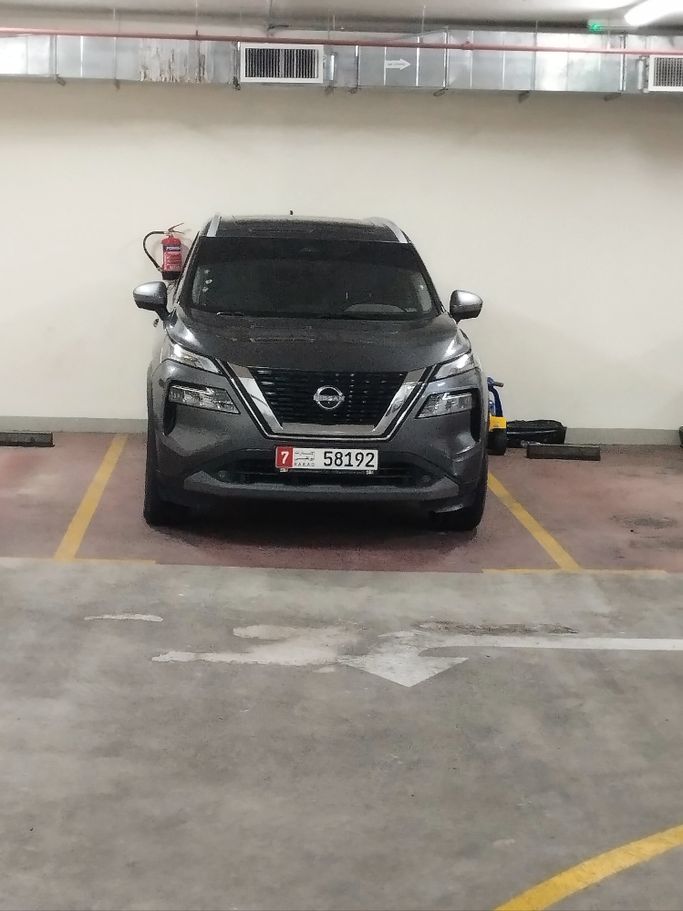 مستعملة Nissan X-Trail رابعاً, 2.5 l, 2023 في في أبو ظبي، اللون رمادي. مواصفات الخليج | AUTO.AE