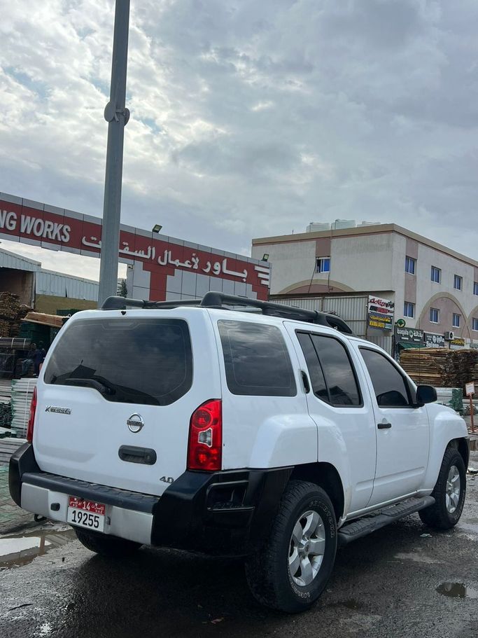 Used Nissan Xterra II Facelift, 4.0 l, 2009 in Abu Dhabi, White color. GCC Specs | AUTO.AE