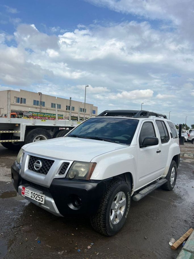 Used Nissan Xterra II Facelift, 4.0 l, 2009 in Abu Dhabi, White color. GCC Specs | AUTO.AE