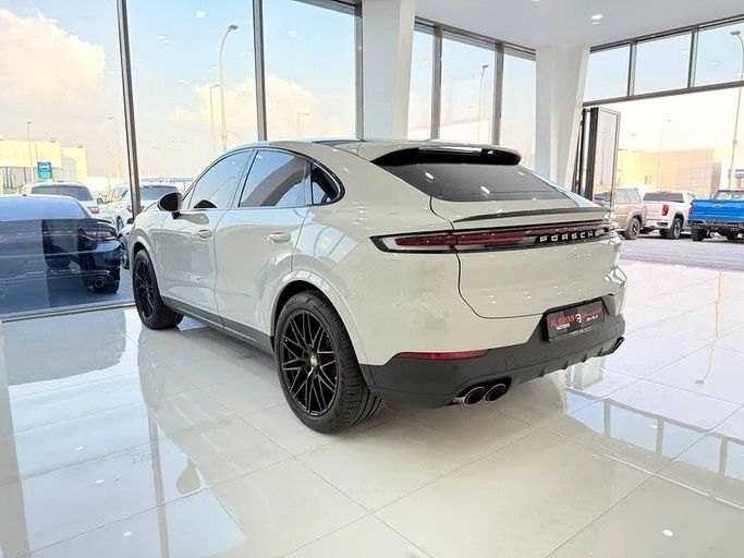 Used Porsche Cayenne III Facelift, 3.0 l, 2024 in Abu Dhabi by Al Bayan Motors, Grey color. GCC Specs | AUTO.AE
