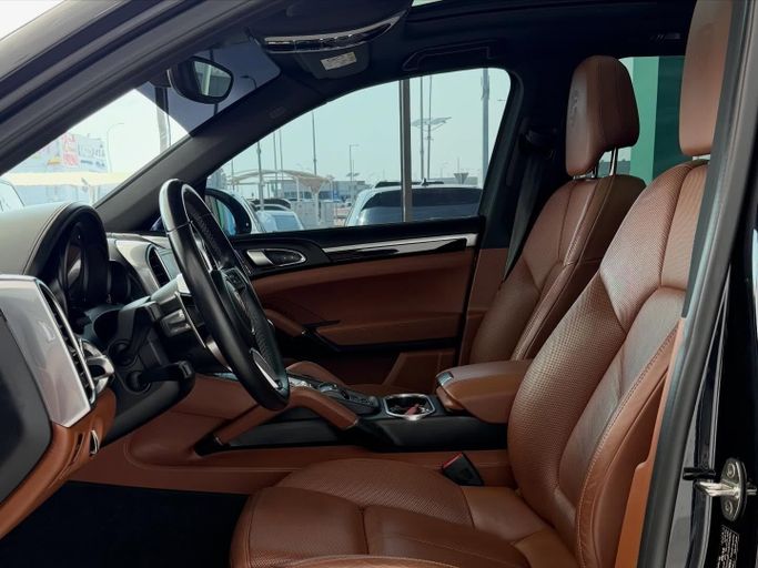 Used Porsche Cayenne III, 3.0 l, 2017 in Abu Dhabi by Speed Car Motors, Black color.  | AUTO.AE