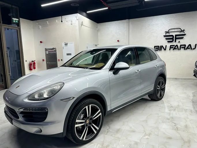 Подержанный Porsche Cayenne S II (958), 4.8 л, 2014 в ОАЭ, Абу-Даби от Bin Faraj Automobile Showroom Серебристый цвет. GCC | AUTO.AE | Объявление #275539