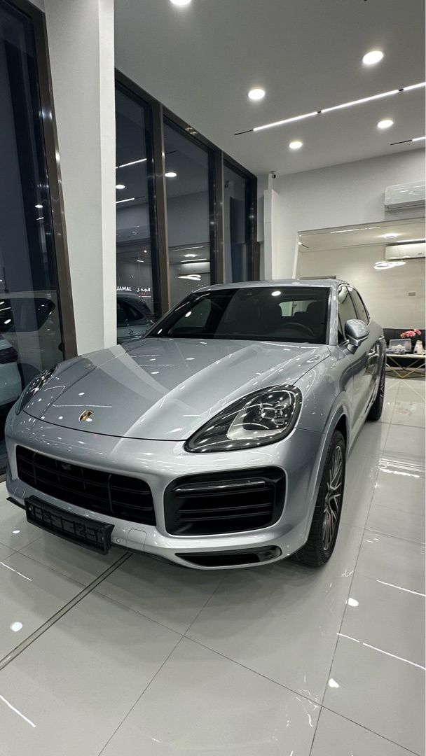 مستعملة Porsche Cayenne ثالثاً, 3.0 l, 2019 في في الإمارات, أبوظبي من Rageh Motors، اللون فضي. مواصفات الخليج | AUTO.AE | إعلان #275970