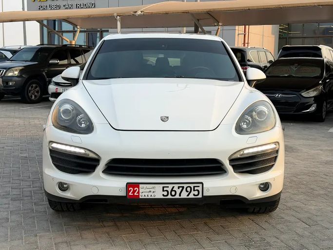 مستعملة Porsche Cayenne S II (958), 4.8 l, 2014 في في الإمارات, أبوظبي من Al Hazim Motors، اللون أبيض. مواصفات الخليج | AUTO.AE | إعلان #276322