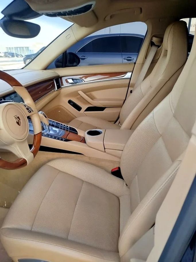 Used Porsche Panamera 4S I Facelift, 3.0 l, 2014 in Abu Dhabi by Al Asad Automobile Showroom, Black color. GCC Specs | AUTO.AE