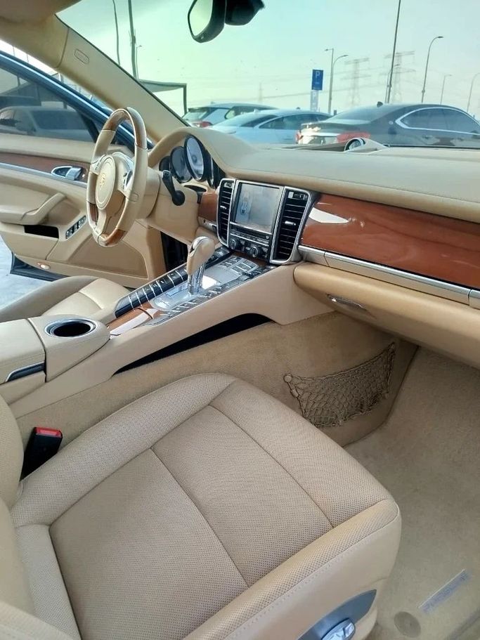 Used Porsche Panamera 4S I Facelift, 3.0 l, 2014 in Abu Dhabi by Al Asad Automobile Showroom, Black color. GCC Specs | AUTO.AE