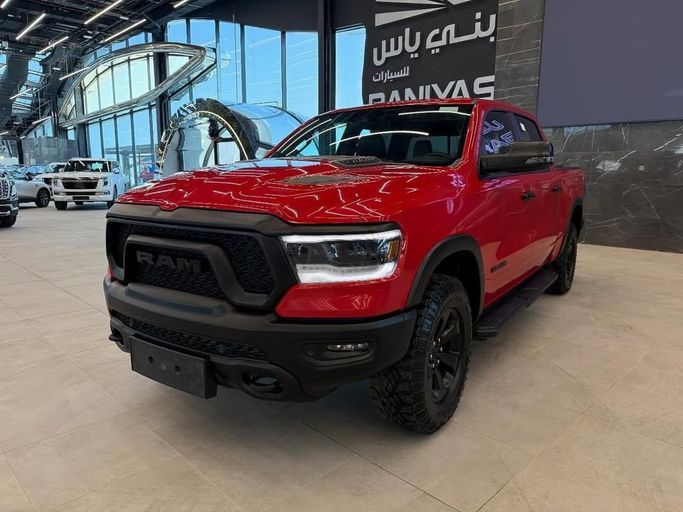 Новый RAM 1500 V, 5.7 л, 2024 в Абу-Даби от Baniyas Cars Abu Dhabi Красный цвет. Other | AUTO.AE