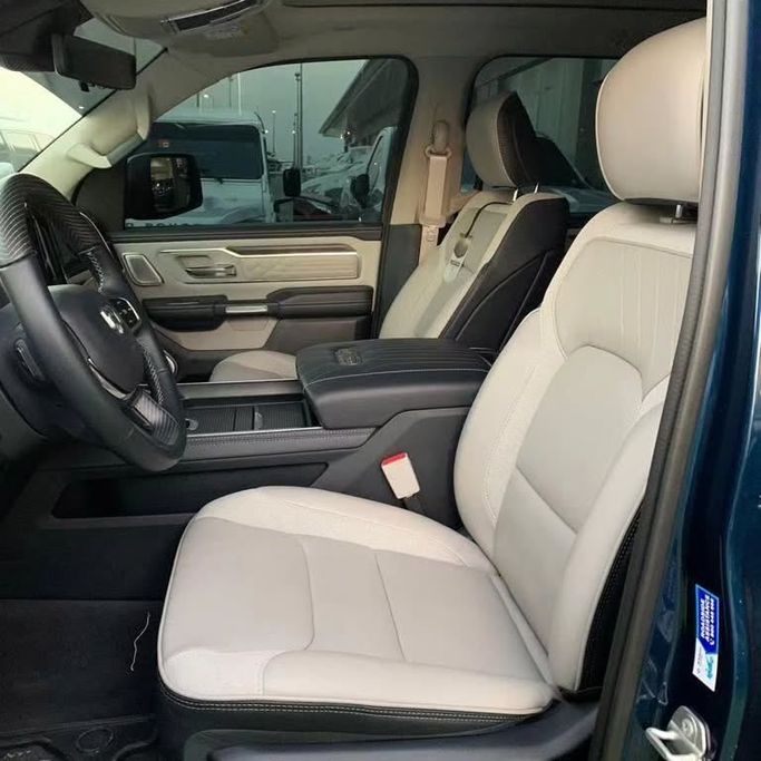 Used RAM 1500 Crew Cab V, 3.6 l, 2022 in Abu Dhabi by Al Fajr Automobile showroom, Blue color. GCC Specs | AUTO.AE