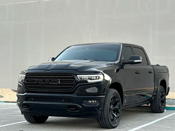 مستعملة RAM 1500 Crew Cab V, 3.6 l, 2019 في في أبو ظبي من Deals On Wheels Motors Cars Showroom، اللون أسود. مواصفات الخليج | AUTO.AE