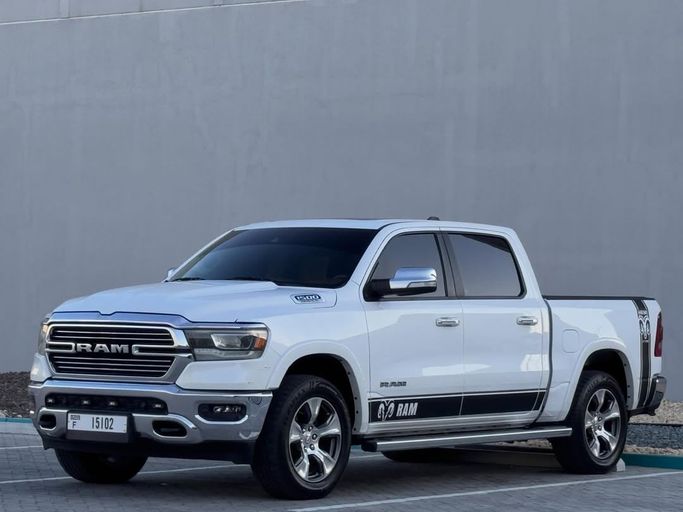 مستعملة RAM 1500 Crew Cab eTorque V, 5.7 l, 2021 في في أبو ظبي من Deals On Wheels Motors Cars Showroom، اللون أبيض. مواصفات الخليج | AUTO.AE | إعلان #270347