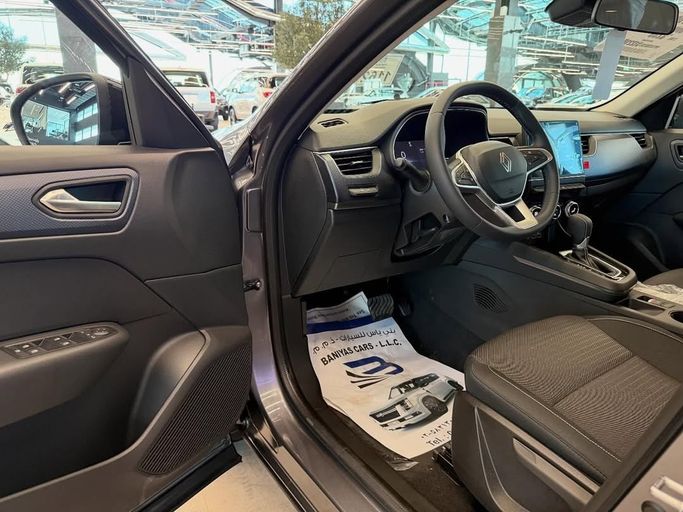 Новый Renault Arkana I Рестайлинг, 1.3 л, 2025 в Абу-Даби от Baniyas Cars Abu Dhabi Серый цвет. GCC | AUTO.AE