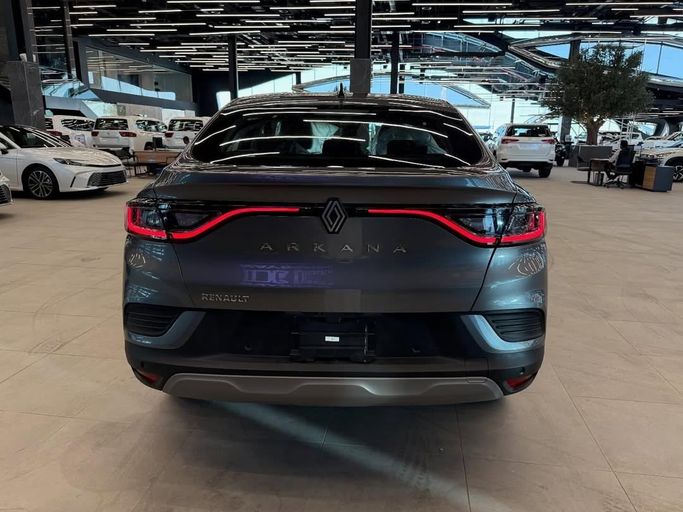 Новый Renault Arkana I Рестайлинг, 1.3 л, 2025 в Абу-Даби от Baniyas Cars Abu Dhabi Серый цвет. GCC | AUTO.AE
