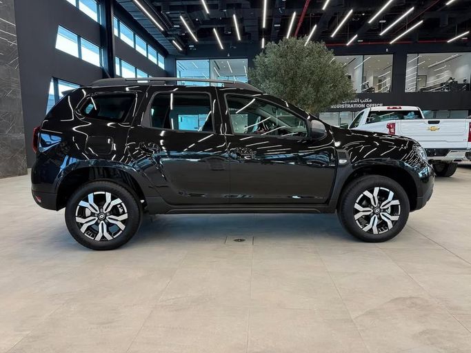 Новый Renault Duster II, 1.6 л, 2025 в Абу-Даби от Baniyas Cars Abu Dhabi Черный цвет. Other | AUTO.AE