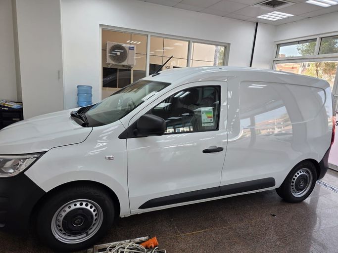 Used ⁦Renault Express II, 1.6 l, 2024⁩ in UAE, Abu Dhabi, White color. GCC Specs | AUTO.AE | Listing #288472
