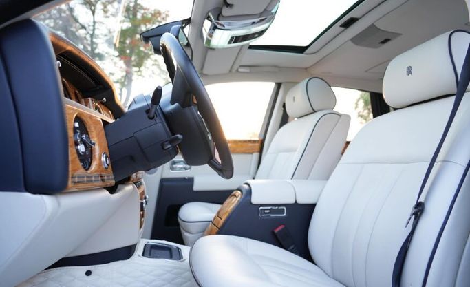 Used Rolls-Royce Phantom VII Facelift (Series II), 6.7 l, 2014 in Abu Dhabi by Advantage Motors, Grey color. GCC Specs | AUTO.AE