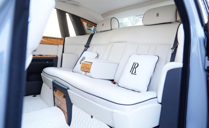 Used Rolls-Royce Phantom VII Facelift (Series II), 6.7 l, 2014 in Abu Dhabi by Advantage Motors, Grey color. GCC Specs | AUTO.AE