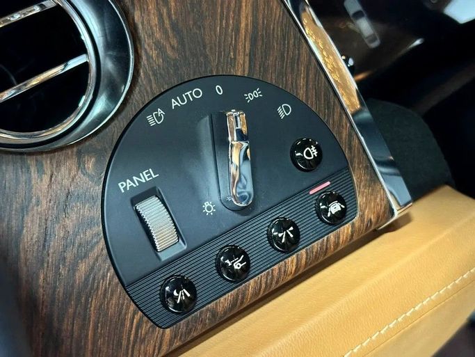 Used Rolls-Royce Wraith, 6.6 l, 2016 in Abu Dhabi by F1 Lebanon vehicle Trading, Navy Blue color. European Specs | AUTO.AE