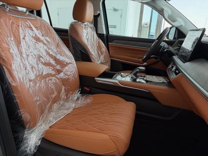 Новый Tank 500 I, 3.0 л, 2024 в Абу-Даби от Speed Car Motors Серый цвет.  | AUTO.AE