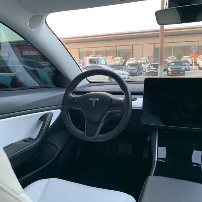 Used Tesla Model 3 Standart I, 2020 in Abu Dhabi by Al Fajr Automobile showroom, White color. GCC Specs | AUTO.AE