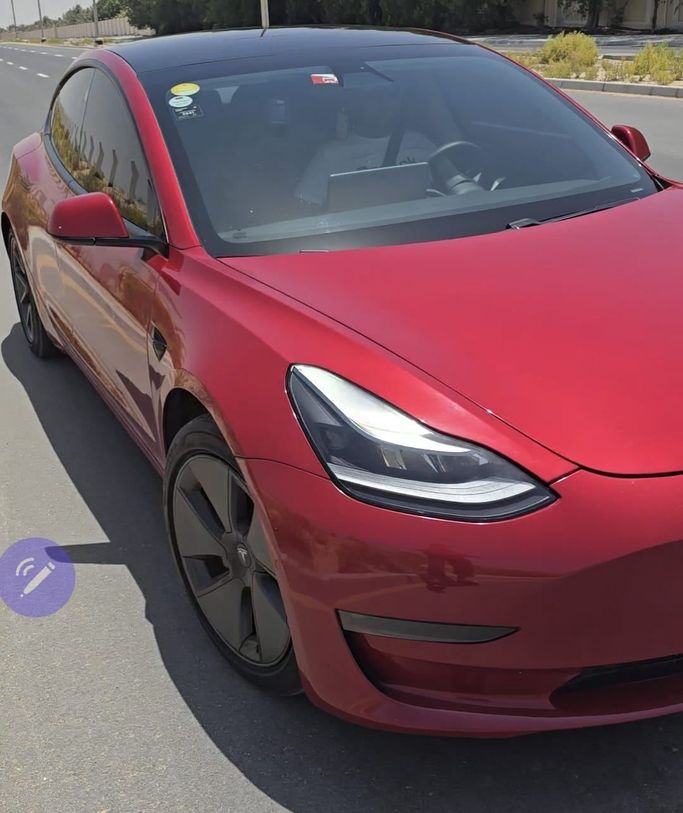 Подержанный Tesla Model 3 Long Range I, 2021 в Абу-Даби Красный цвет. GCC | AUTO.AE | Объявление #249638