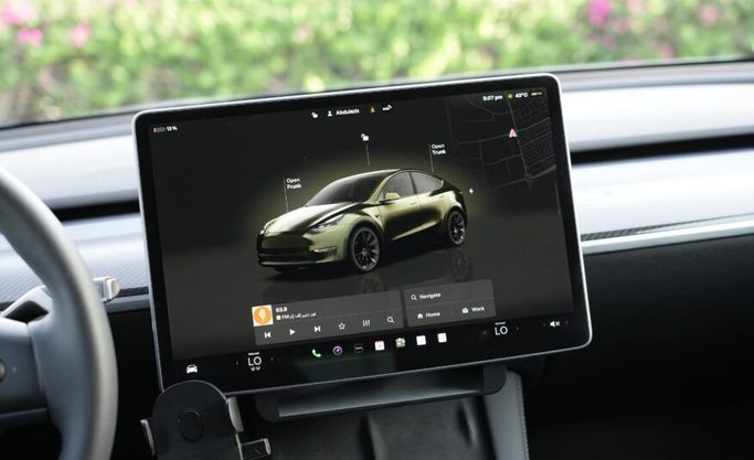 Подержанный Tesla Model Y Long Range I, 2022 в Абу-Даби от Advantage Motors Белый цвет. GCC | AUTO.AE