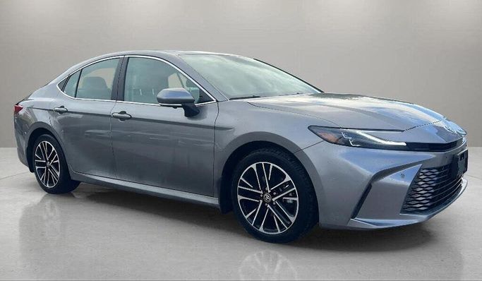 Used Toyota Camry IX (XV80), 2.5 l, 2025 in Abu Dhabi, Grey color. Canadian Specs | AUTO.AE