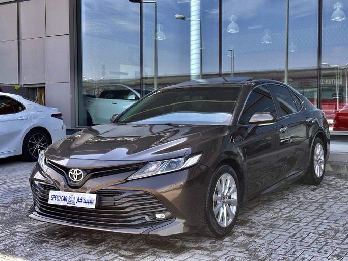 Подержанный Toyota Camry VIII (XV70), 2.5 л, 2019 в Абу-Даби от Speed Car Motors Черный цвет.  | AUTO.AE
