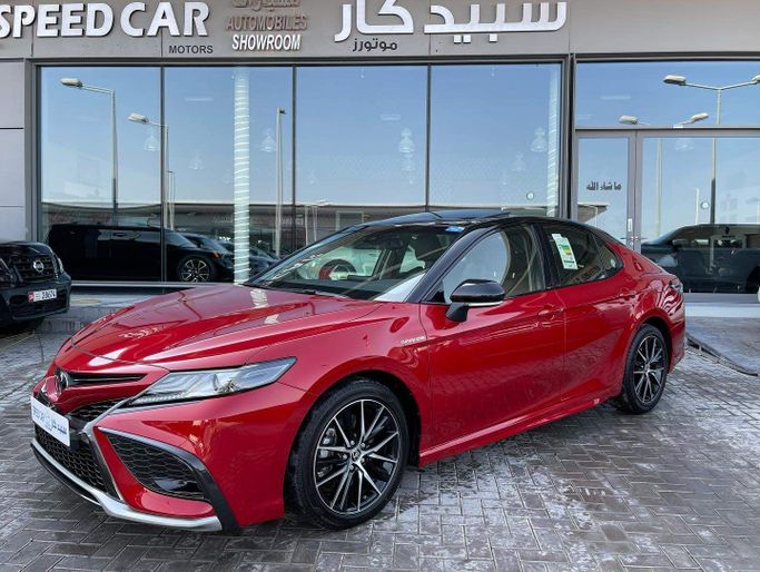 Новый Toyota Camry VIII (XV70) Рестайлинг, 3.5 л, 2022 в Абу-Даби от Speed Car Motors Красный цвет.  | AUTO.AE