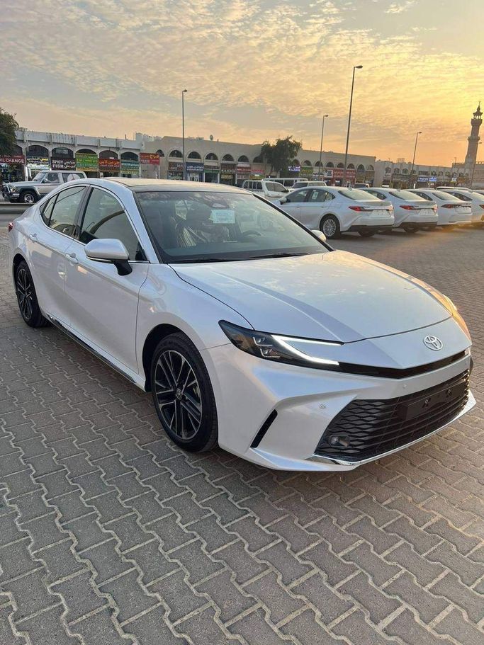 جديدة Toyota Camry التاسع (XV80) سوق الصين التاسع (XV80), 2.5 l, 2025 في في أبو ظبي من AL NOJOOM CARS، اللون أبيض.  | AUTO.AE | إعلان #258122