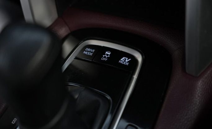 Used Toyota Corolla Cross I, 1.8 l, 2022 in Abu Dhabi by Advantage Motors, White color. GCC Specs | AUTO.AE