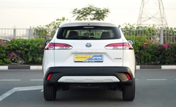 Used Toyota Corolla Cross I, 1.8 l, 2022 in Abu Dhabi by Advantage Motors, White color. GCC Specs | AUTO.AE