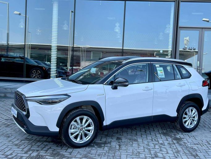 New Toyota Corolla Cross I, 1.8 l, 2023 in Abu Dhabi by Speed Car Motors, White color.  | AUTO.AE