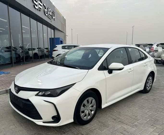 Подержанный Toyota Corolla XII (E210), 1.6 л, 2022 в Абу-Даби от Bin Faraj Automobile Showroom Белый цвет. GCC | AUTO.AE