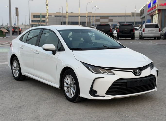 مستعملة ⁦Toyota Corolla Sporty XII (E210)، 2.0 l، 2020⁩ في في الإمارات, أبوظبي من Al Laith Cars Showroom، اللون أبيض. مواصفات الخليج | AUTO.AE | إعلان #288645
